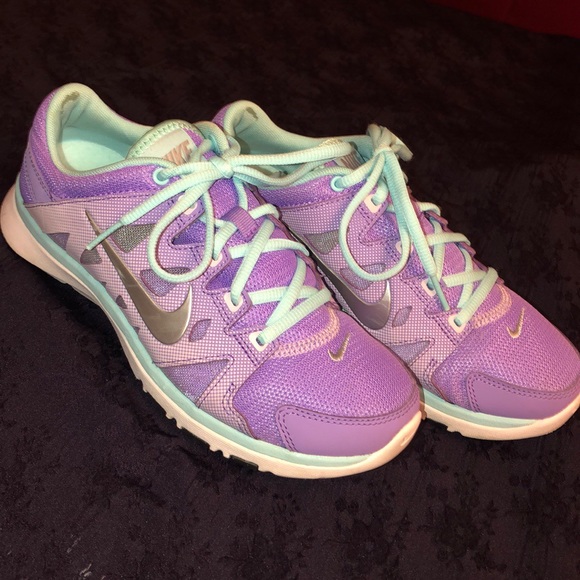 Nike Shoes - Women’s Nike FITSOLE Athletic Shoes Nike Shoes - Women’s Nike FITSOLE Athletic Shoes
